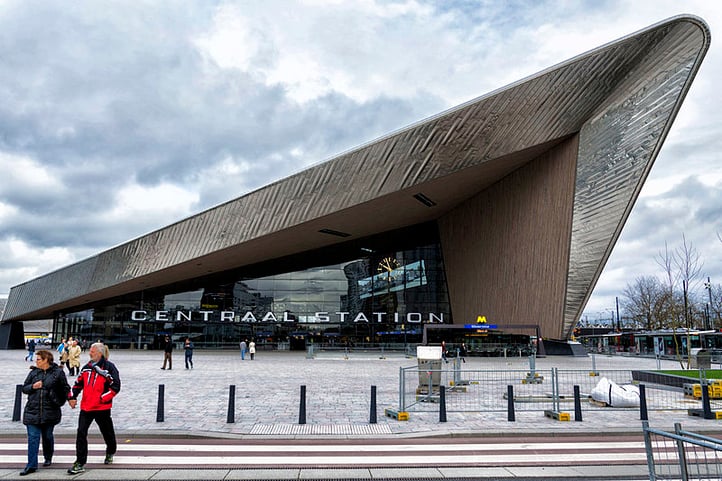 Centraal_Station,_Rotterdam.jpg