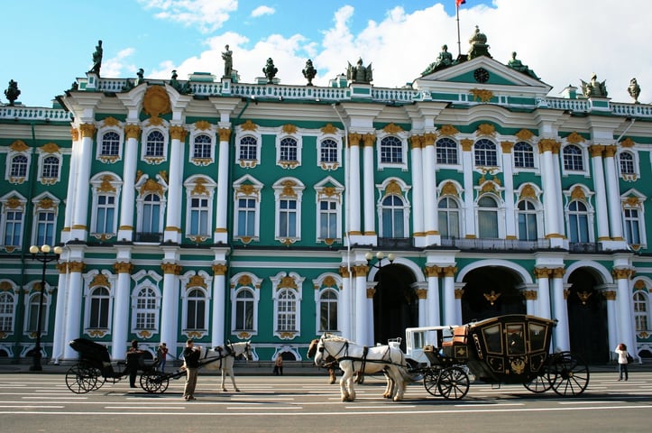 winter-palace-215727_1920.jpg